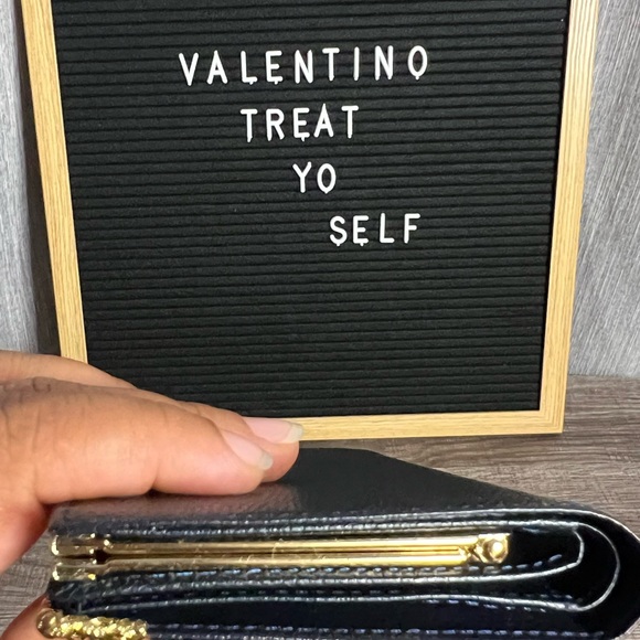Valentino Garavini Vintage Wallet - Picture 7 of 10